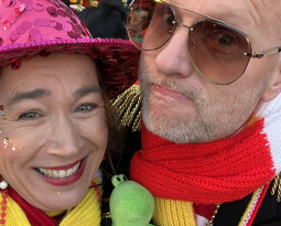 Carnaval: Feest, Vette Hap en een Verstoorde Spijsvertering
